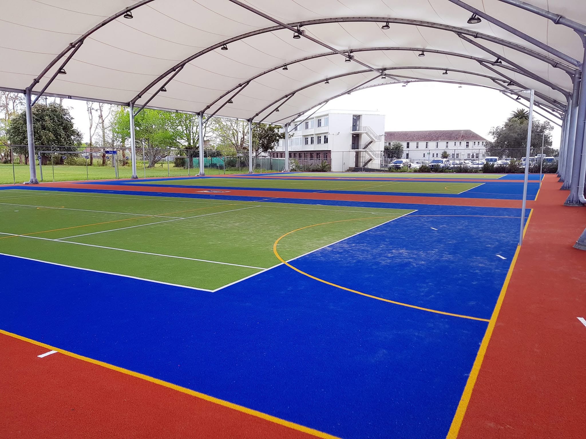Báo Giá Mái Xếp Bình Dương – Chi Phí Thi Công Mái Xếp Mới Nhất 3 lap mai che san bong Binh Duong6 3
