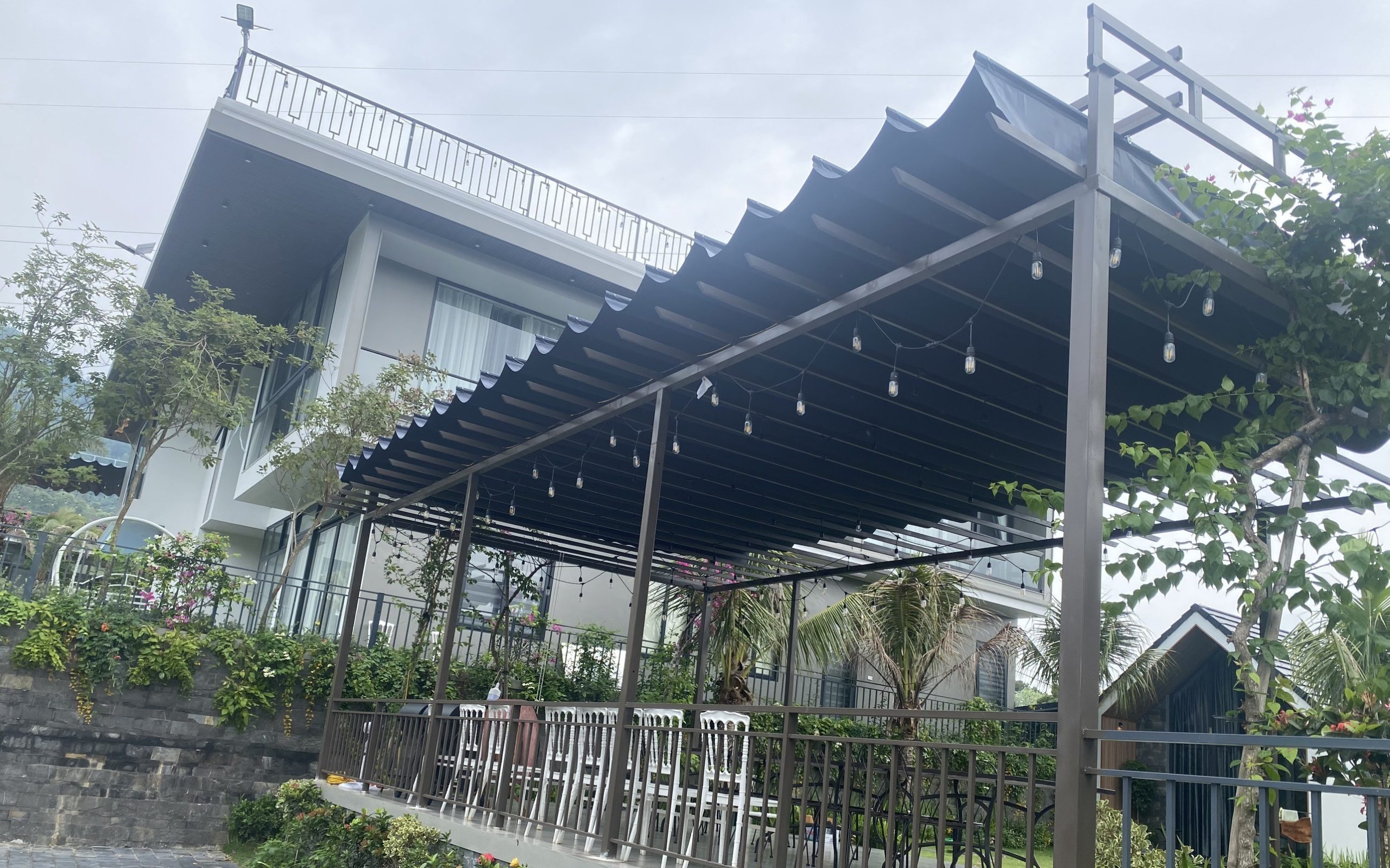 Mái Xếp Bến Cát – Thi Công, Lắp Đặt Theo Kích Thước Thực Tế 2026 7 Mái xếp Bến Cát
